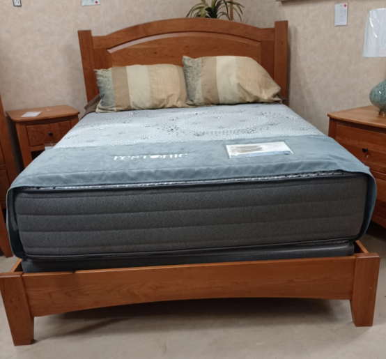 Carlston Queen Bed