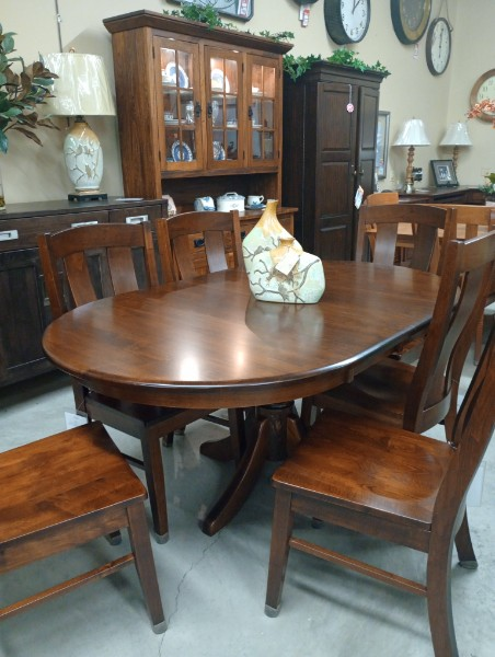 Baytown Single Pedestal Table