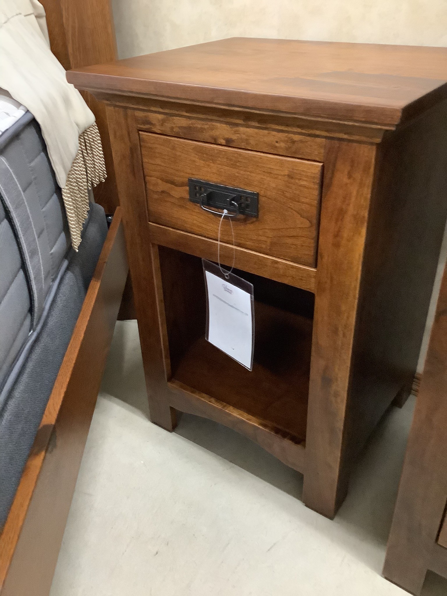 Canton 1 Drawer Nightstand (Rustic Cherry/Michaels Cherry)